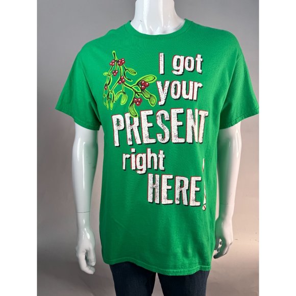 Gildan Mistletoe Present Ugly Christmas Sweater TShirt Sz Large Green Cotton - Picture 1 of 16